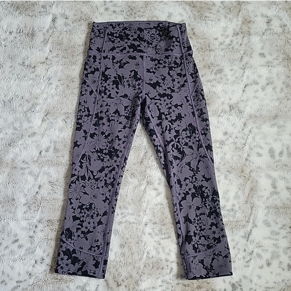 Lululemon In Movement Crop - Picture 3 of 9